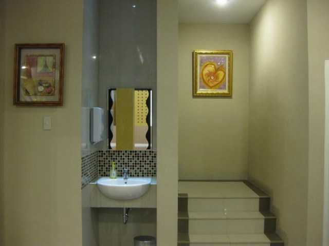 Interior Wastafel Tangga